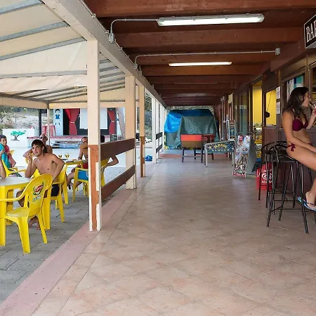 Dom wakacyjny Inviting Mobile Home In Sorso With Garden